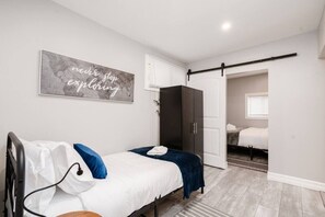 2 dormitoris, escriptori, planxa i posts de planxar i wifi 