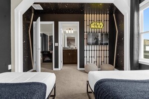 10 bedrooms, travel cot, WiFi, bed sheets