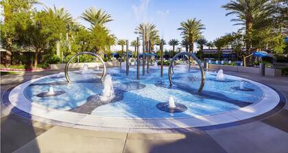 2Bed/2Bath Deluxe Unit in Gorgeous Desert Blue Resort in Las Vegas!
