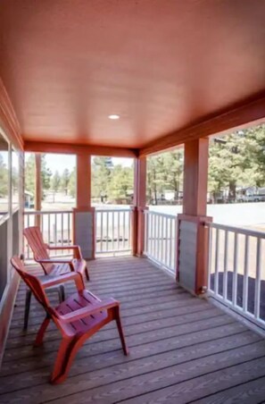 Terrace/patio - Cozy Mountain Town Farmhouse for Winter Fun in Flag!  (Flagstaff)