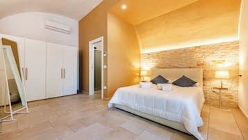 4 camere, postazione laptop, ferro/asse da stiro, Wi-Fi gratuito