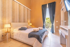 4 Schlafzimmer, laptopgeeigneter Arbeitsplatz, Bügeleisen/Bügelbrett