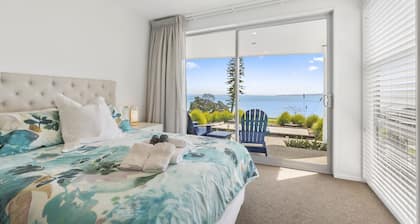 Maraetai Couples Retreat - Omana Beach Apartment