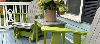 Robin's Nest: Newly renovated home located on 60 acres of fields & forest.