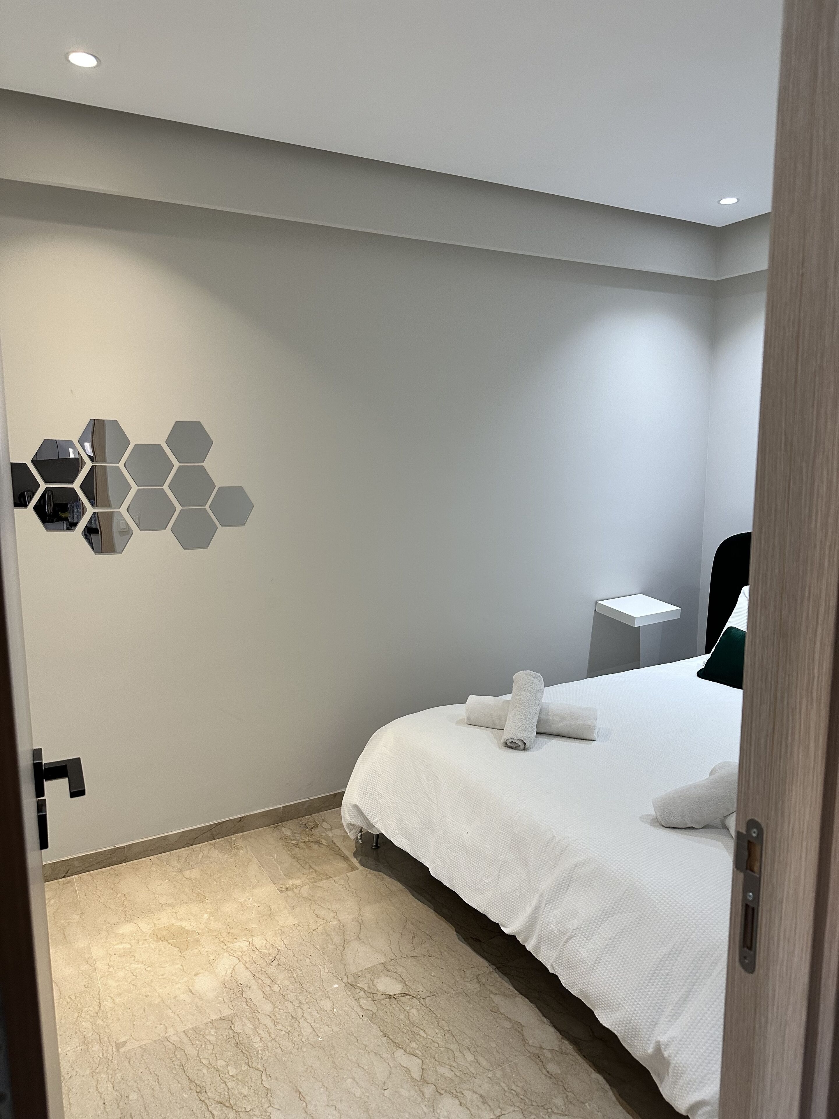 2 chambres, fer et planche à repasser, Wi-Fi gratuit, draps fournis