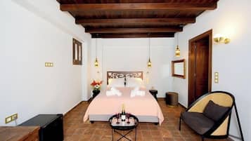 Sol Luxury Suite Hot Tub City View