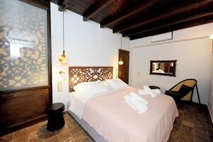 Olea Europaea Luxury Suite hot Tub Garden View | 1 bedroom, minibar, in-room safe, iron/ironing board