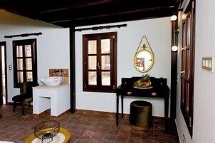 Via Luxury Suite City View | 1 개의 침실, 미니바, 객실 내 금고, 다리미/다리미판