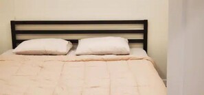 2 bedrooms, in-room safe, desk, iron/ironing board