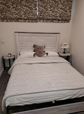 2 habitaciones, caja de seguridad en la habitación y escritorio 