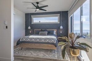 3 bedrooms, desk, free WiFi, bed sheets