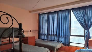 Bed on Shared Dormitory, Mixed Dorm, Triple, Shared Bathroom | Terrace/patio