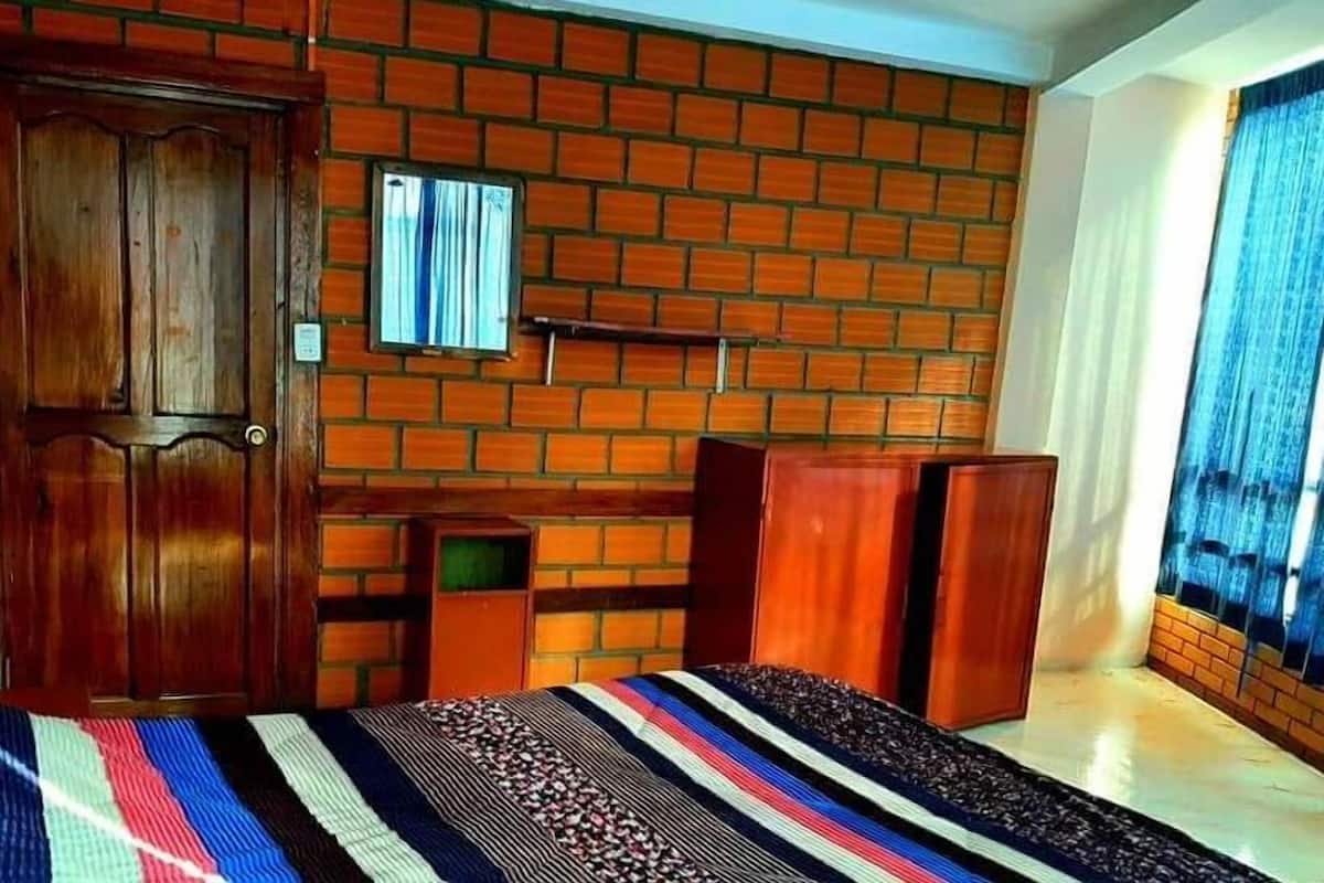 Standaard tweepersoonskamer, 1 tweepersoonsbed, gedeelde badkamer | Gratis wifi