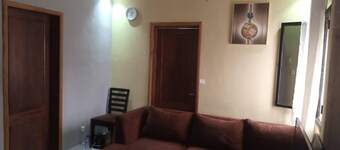 L appartement est le centre commercial le plus proche ou les gens vendent cobalt