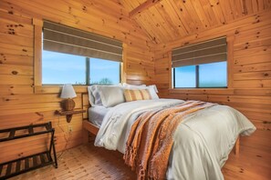 3 bedrooms, desk, travel cot, free WiFi - Panoramic Paradise | Amazing Views, Hot Tub, Cozy Cabin Getaway (Brookville)