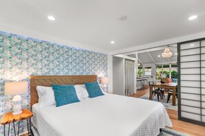 3 bedrooms, desk, iron/ironing board, travel cot