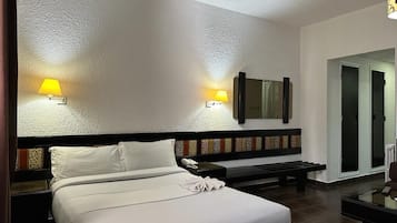 Habitación doble Confort | Camas Select Comfort, minibar y caja de seguridad en la habitación