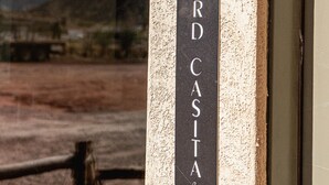 A sign reading "COURTYARD CASTA" on a building facade. - Courtyard Casita - 2bed/2bath Inn (Torrey)