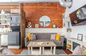 TV - Wi-Fi + Laundry + Parking | Quiet Downtown Escape (Belleville)