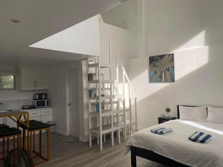 Beachfront Bliss: Suite Getaways - Sipalay