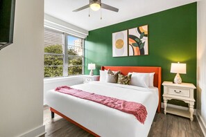 4 bedrooms, iron/ironing board, bed sheets