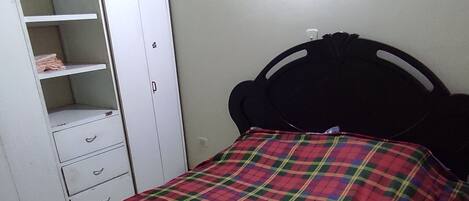 4 bedrooms, WiFi, bed sheets