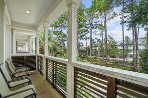 Casa geminada, 3 quartos, vista para o resort | Sacada