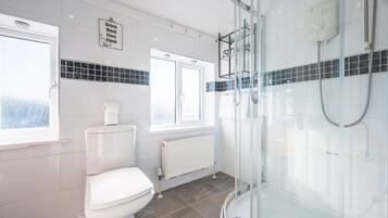 Basic House | Bathroom