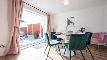 Basic House | Living area