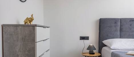 Perhetalo, useita makuuhuoneita, 2 kylpyhuonetta (Pool House Beba Tribalj Lake) | 3 makuuhuonetta, silitysrauta/-lauta, ilmainen Wi-Fi, vuodevaatteet