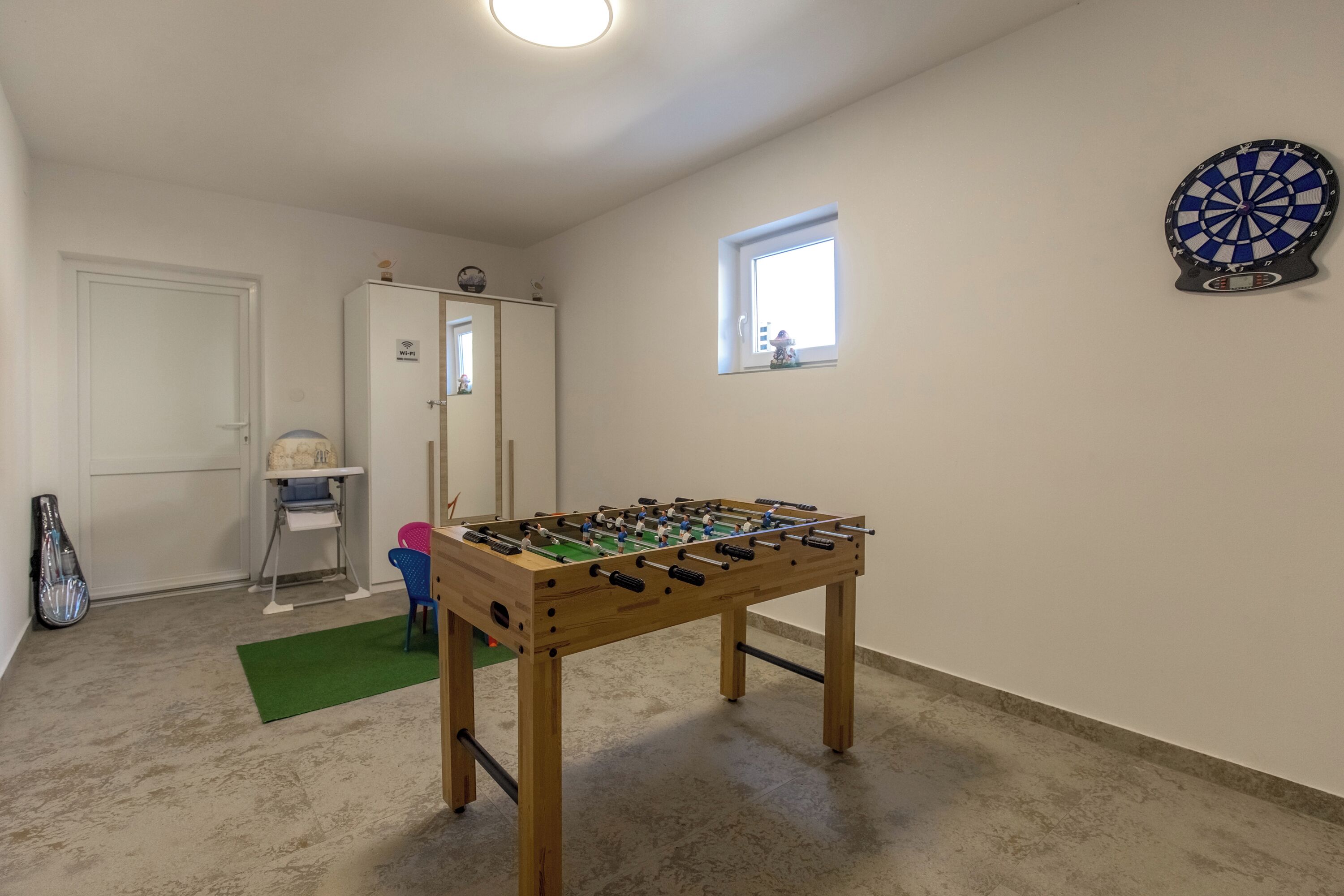 Family House, Multiple Bedrooms, 2 Bathrooms (Pool House Beba Tribalj Lake) | Game room