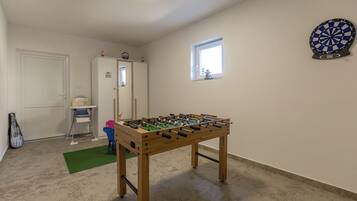 Family House, Multiple Bedrooms, 2 Bathrooms (Pool House Beba Tribalj Lake) | Game room