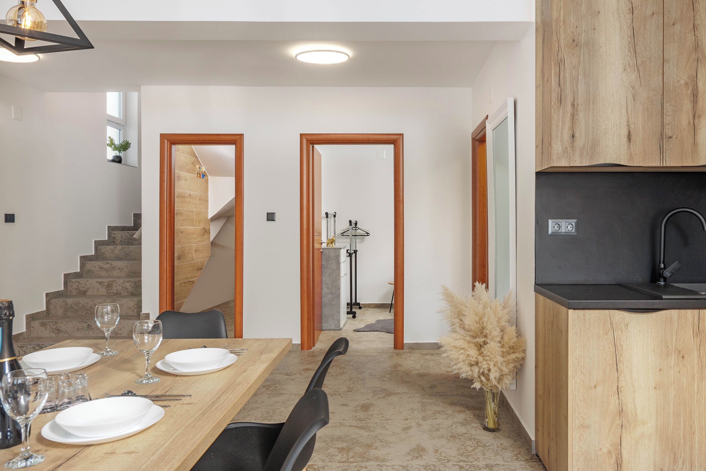 Familiehus, flere soverom, 2 bad (Pool House Beba Tribalj Lake) | Spiseområde