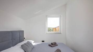 3 habitaciones, tabla de planchar con plancha y wifi gratis