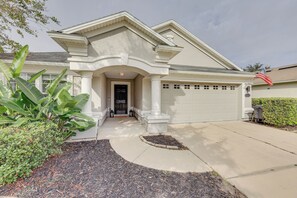 House (3 Bedrooms) | Exterior