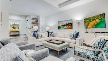 Condo, 2 Bedrooms | Living area