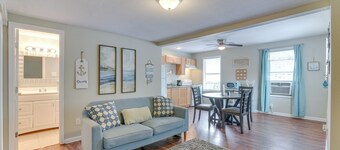 Walk to Beach: Cozy Unit in Galveston!