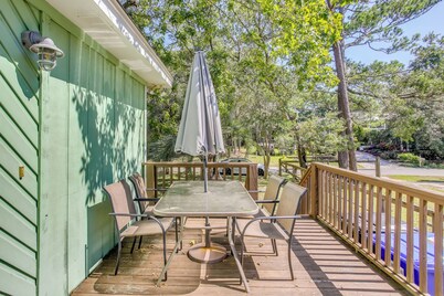 North Carolina Abode - Deck & Grill, Walk to Beach
