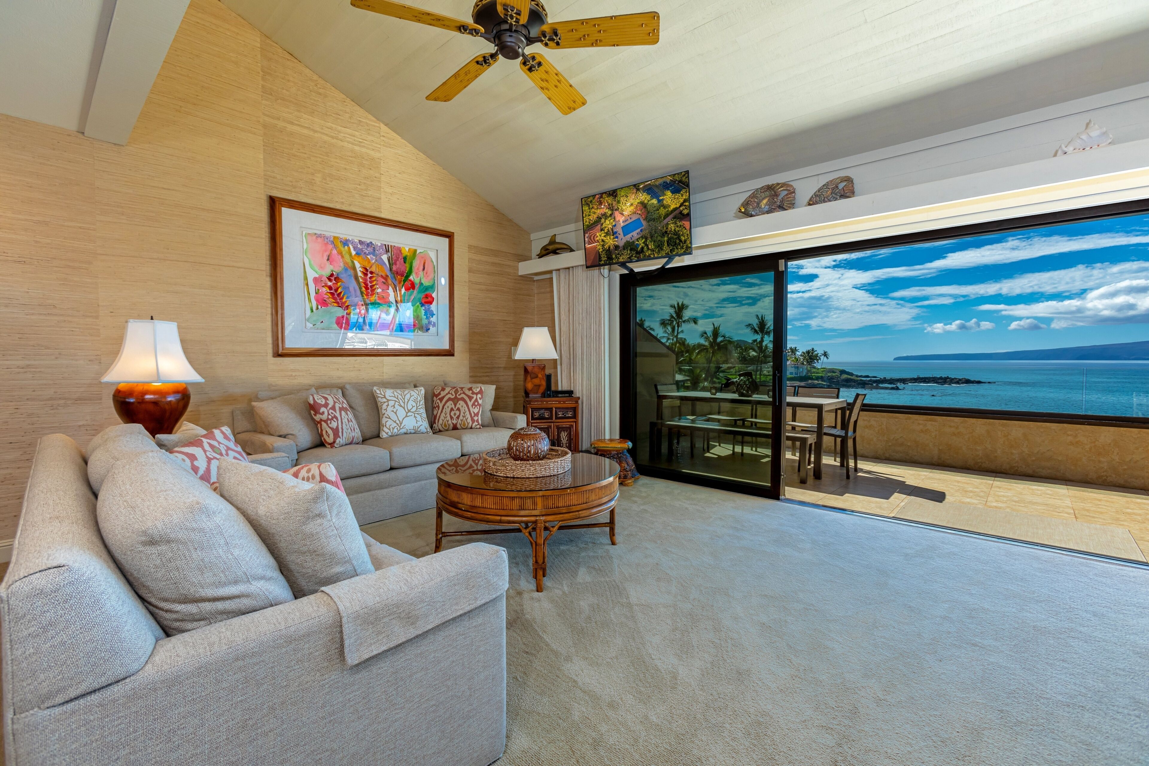 Condo, 3 Bedrooms | Living area