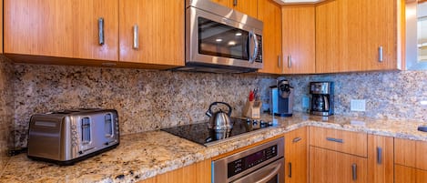 Condo, 3 chambres | Cuisine privée | Cafetière-théière, réfrigérateur, un four, grille-pain