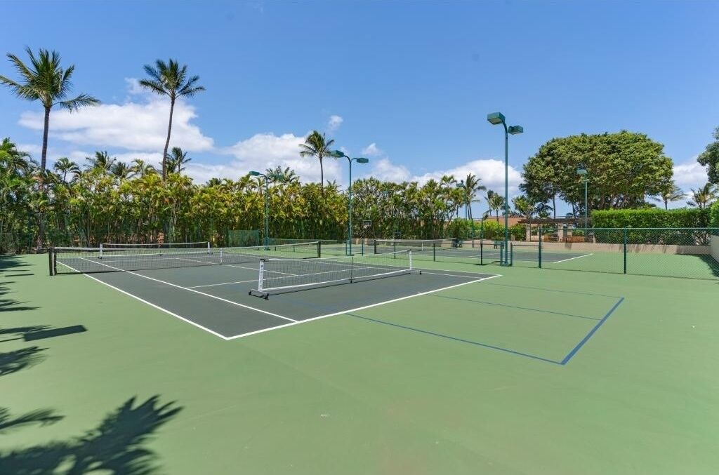 Condo, 3 Bedrooms | Sport court