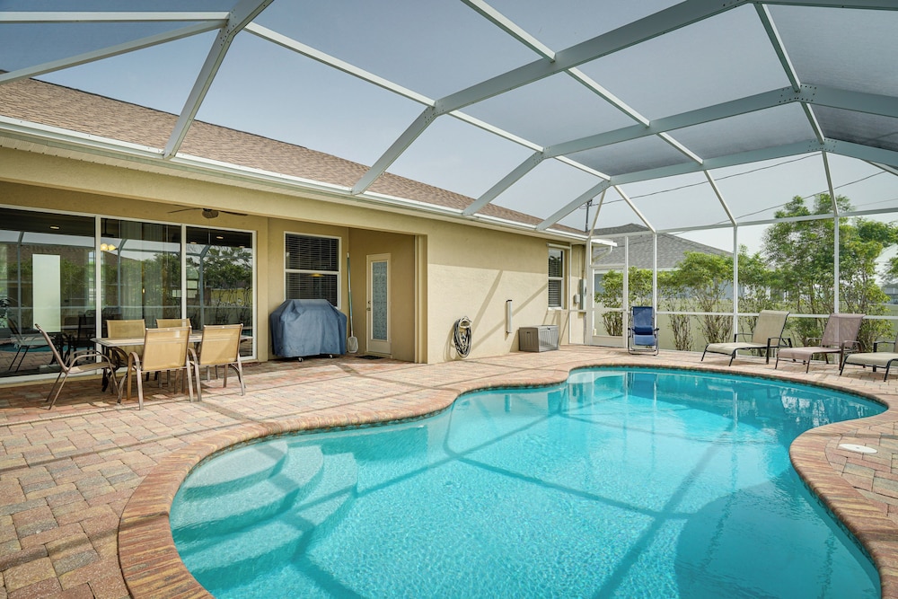 Lanai + Pool: Family-friendly Home In Cape Coral - Florida