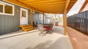 Outdoor dining - Lovely Payson Vacation Rental w/ Patio & Grill! (Payson)