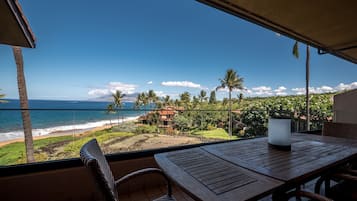 Condo, 2 Bedrooms | Outdoor dining
