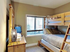 Studio (4 Bedrooms) | Property amenity