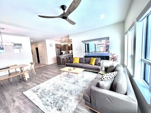 Smart-TV, peis og stereoanlegg