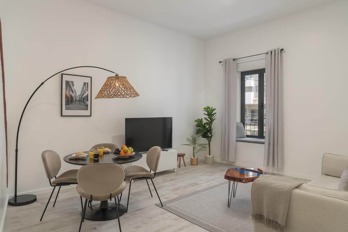 Standard Apartment, 1 Queen Bed with Sofa bed, Non Smoking | Living area | TV