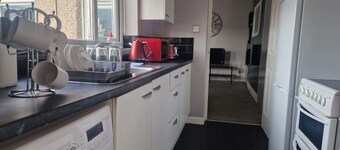 Apartment - Sleeps 4 - Parking - Wifi