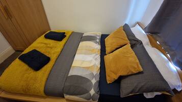 Apartment | 2 bedrooms, iron/ironing board, free WiFi, bed sheets