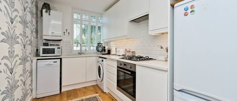 Apartment (2 Bedrooms) | Private kitchen